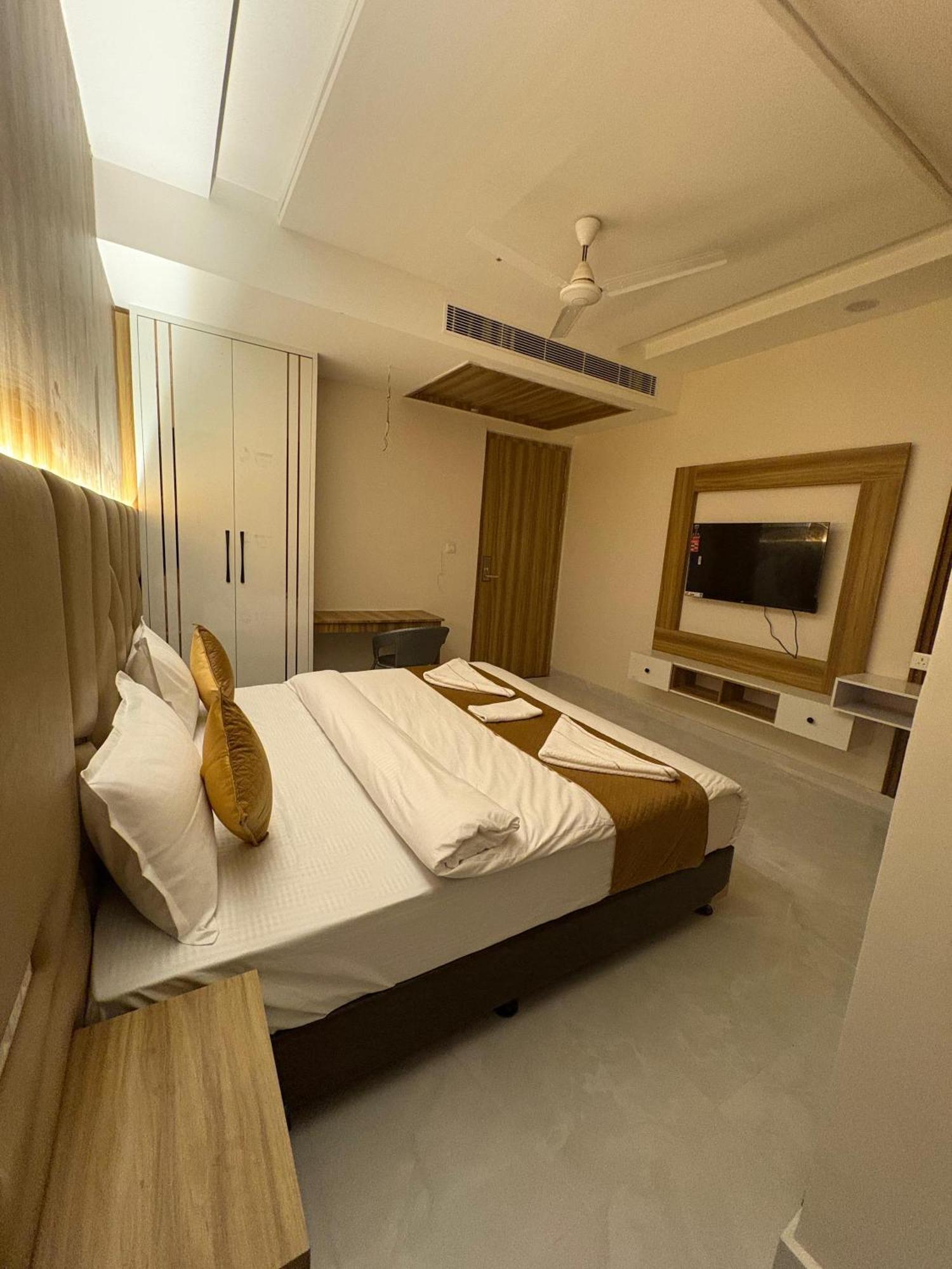 The Janki Hotel Ayodhya Eksteriør bilde